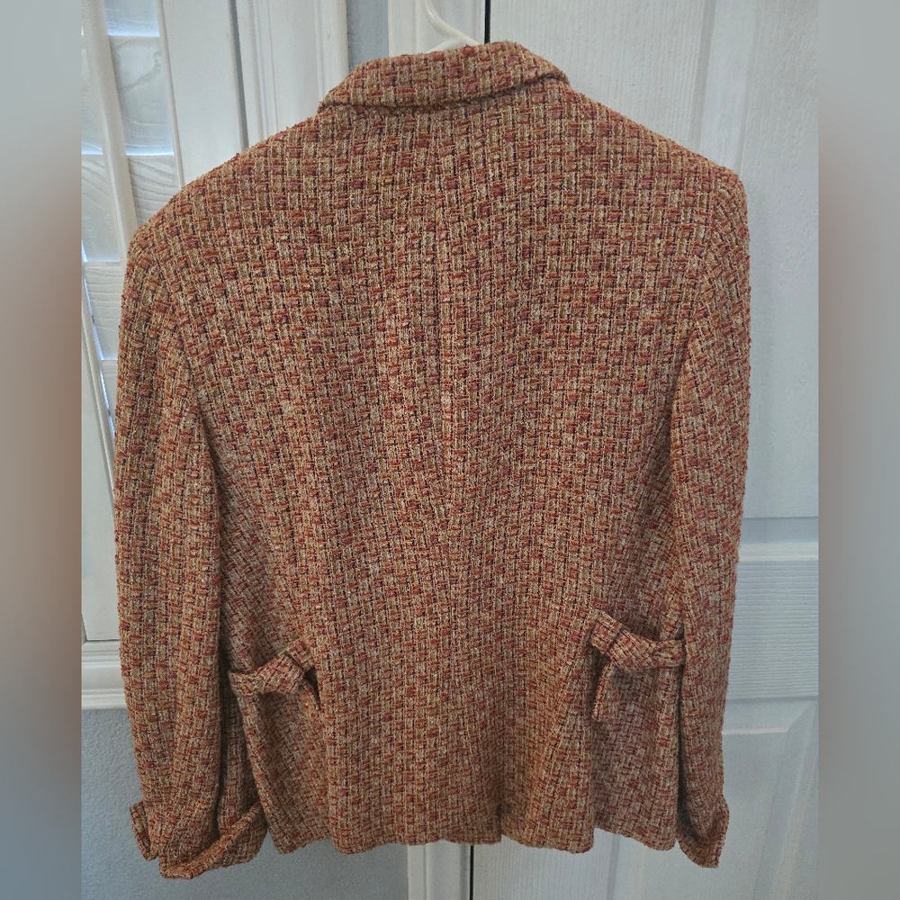 Chanel-esque tweed jacket - Picture 6 of 8
